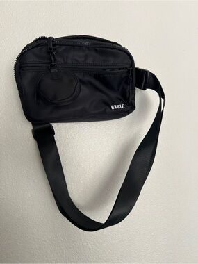 Bxsie Traveler Kindle Belt Bag in Black